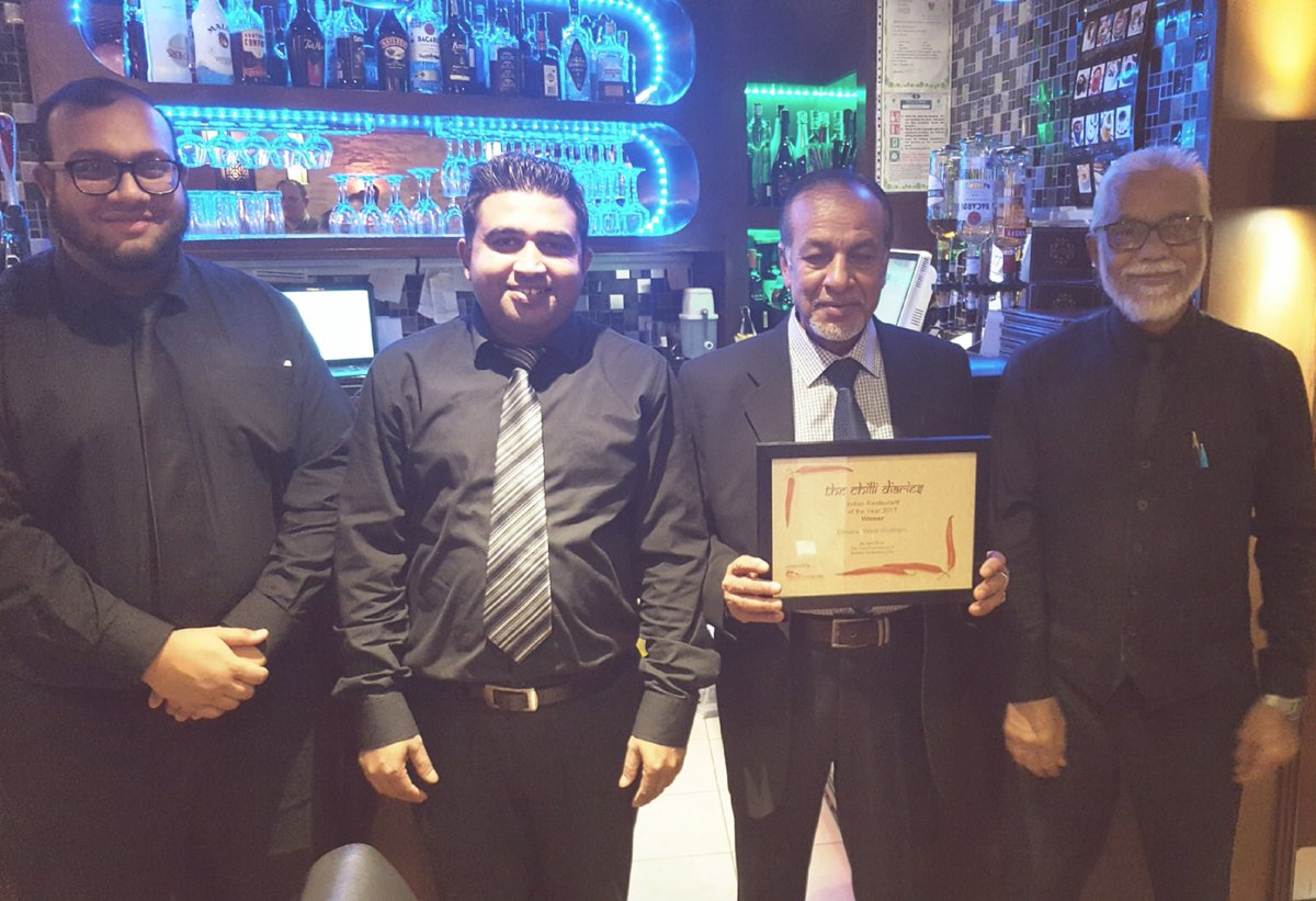 Chilli_Diaries's tweet photo. Management and staff from Diana, West Wickham with their Bromley Curry House of the Year Award. #CHOTY #Bromley tHechillidiaries #TheCCB https://t.co/2TnZdRHjLT