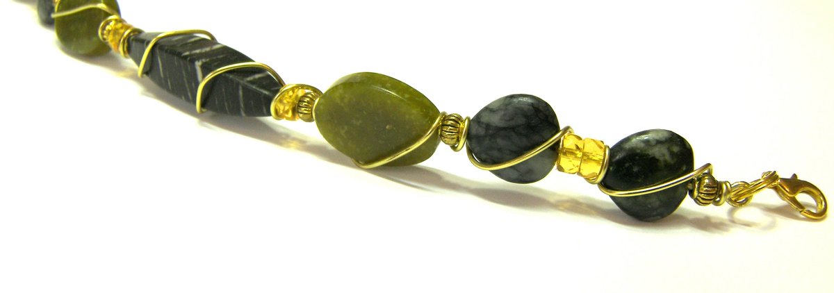 lunaessence's tweet image. ON SALE Genuine Jade Bracelet Genuine Jade Bracelet Gold t… etsy.me/2ivRXuu #HandmadePurses #CitrineBracelet