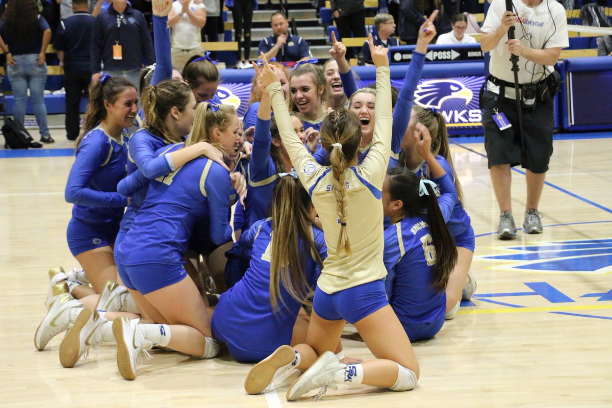 FloCollegeVB's tweet photo. California state finals have caused movement in the last 2017 #Flo50 high school rankings: https://t.co/JT1wtc43z2 https://t.co/EmVkeM6Dbb