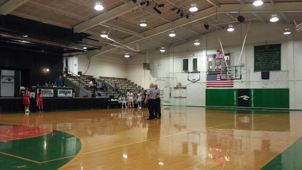 Our score at the end of 1Q, <a href="/PCWomensHoops/">PC Women's Hoops</a> leads Santa Cruz 8-7 🏀