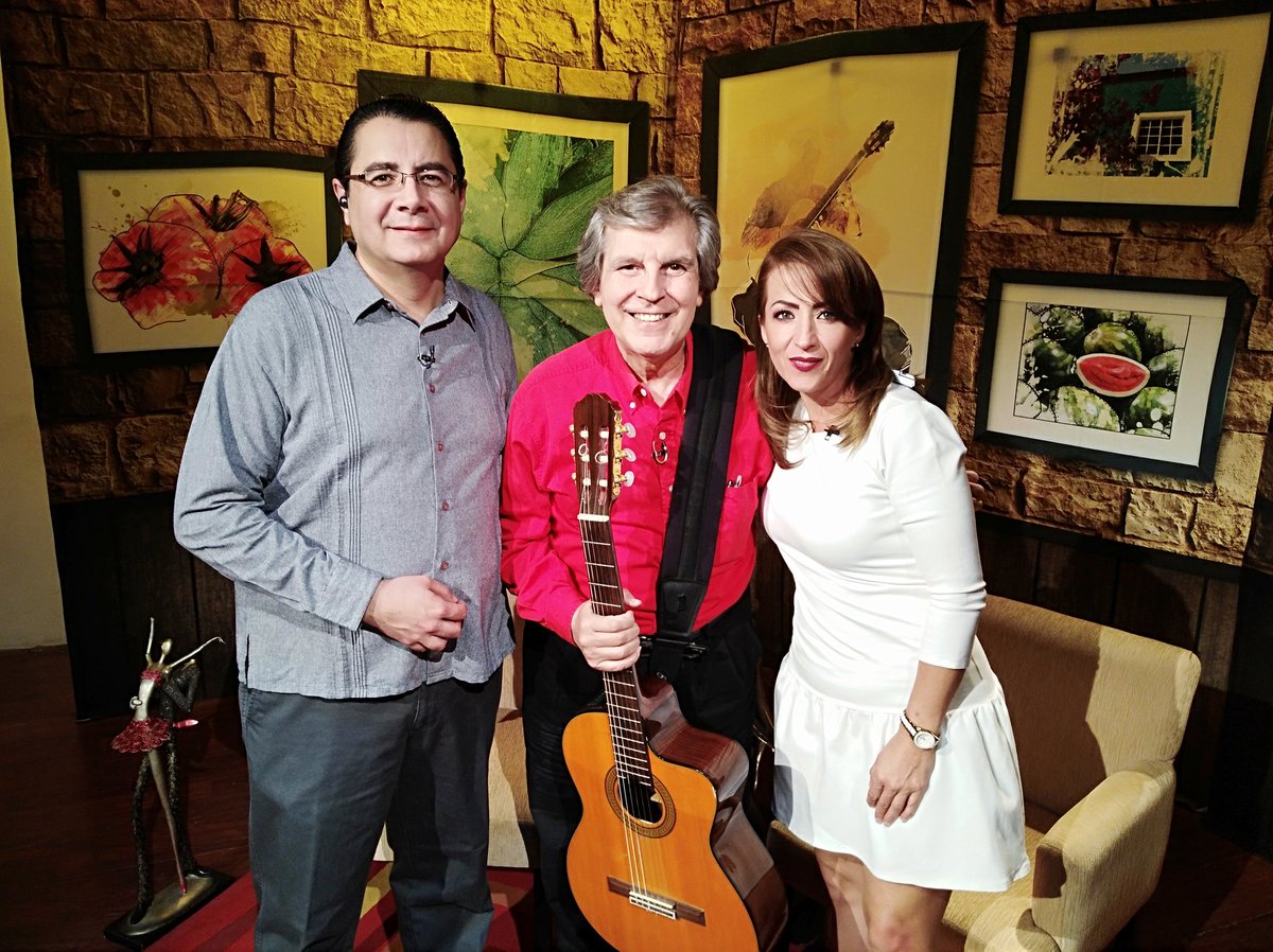 C7Bohemios's tweet photo. Tantos siglos, tanto mundo, tanto espacio, y coincidir... Hoy el maestro Alberto Escobar! 21Hrs. con @luisborboa y Alma Salinas, canal 17.1 @C7Jalisco https://t.co/amwT8D4L1h