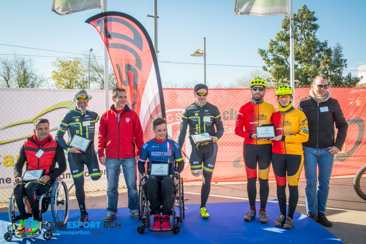 CC_SJD's tweet photo. Dia a dia mirem eixamplar les portes perquè la bicicleta arribi a tots els àmbits de la vida de les persones. 3 desembre 2017 1a Jornada #Capaciclem #Capaciclem2017 #Paracycling #CiclismeAdaptat #CiclismeInclusiu #AreaAdaptada https://t.co/KduzshZAPe