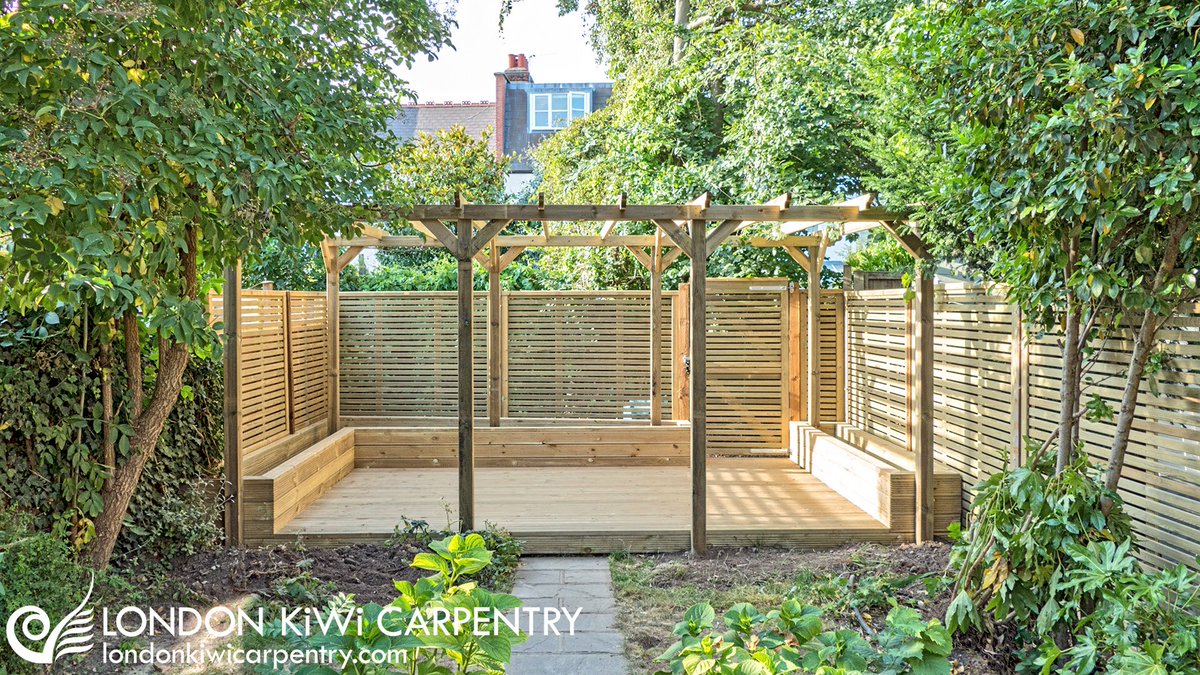 Need somewhere to escape the heat? A #custombuilt #pergola gives you great #outdoorliving to enjoy #nzsummer ☀️ #KiwiCarpenter #NZbuilder