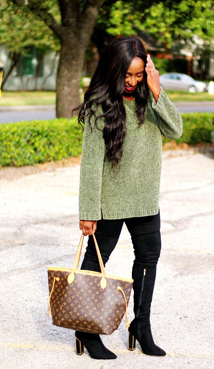 JessOpeezy's tweet photo. Green Sweaters and Gold Heels https://t.co/yQyK9uiMrD https://t.co/E4eVlAC7XD