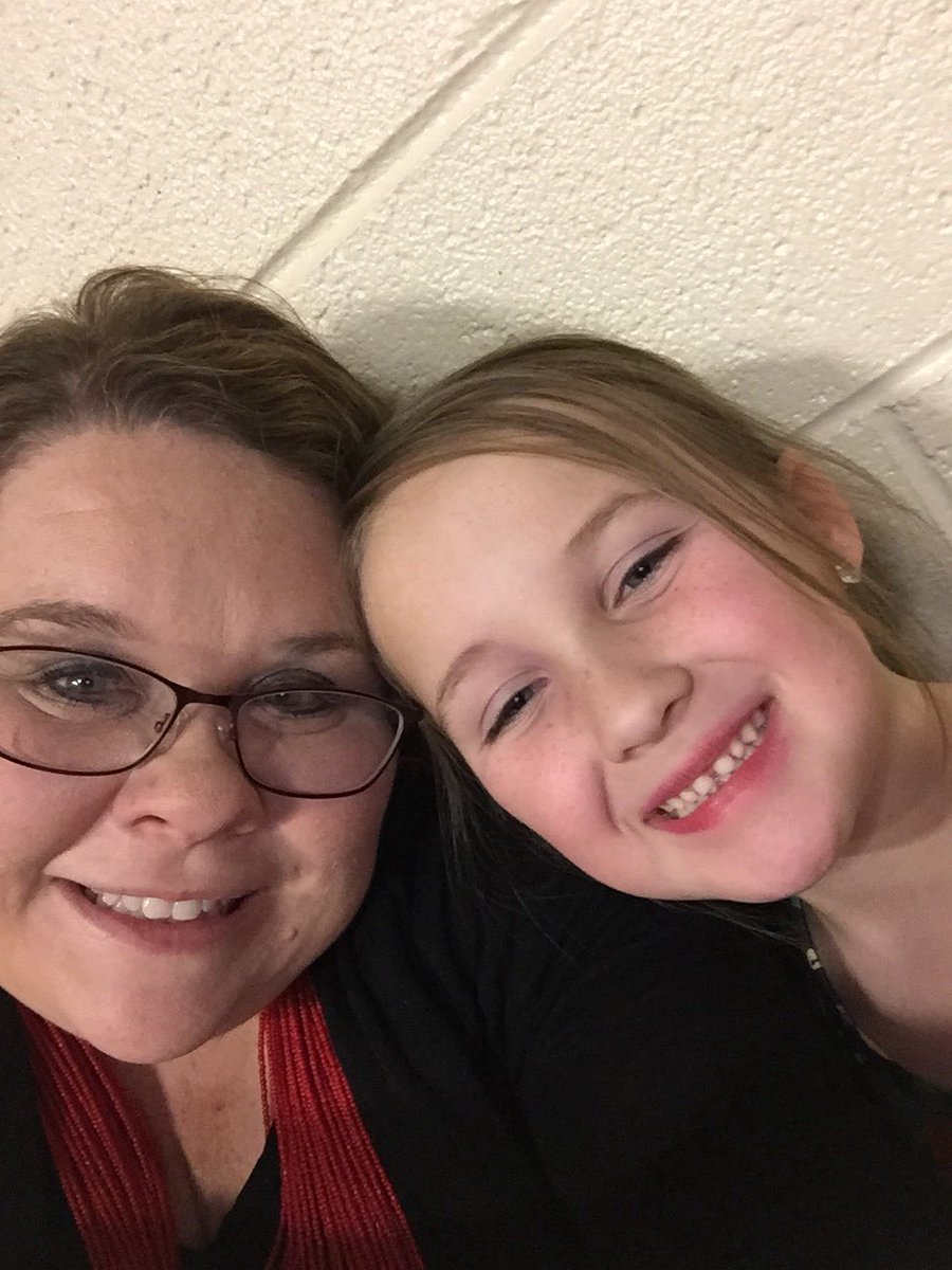 canicke's tweet photo. I don’t know where she gets it! #2017christmasprogram #wantstobeastar https://t.co/g4YmDhuMos