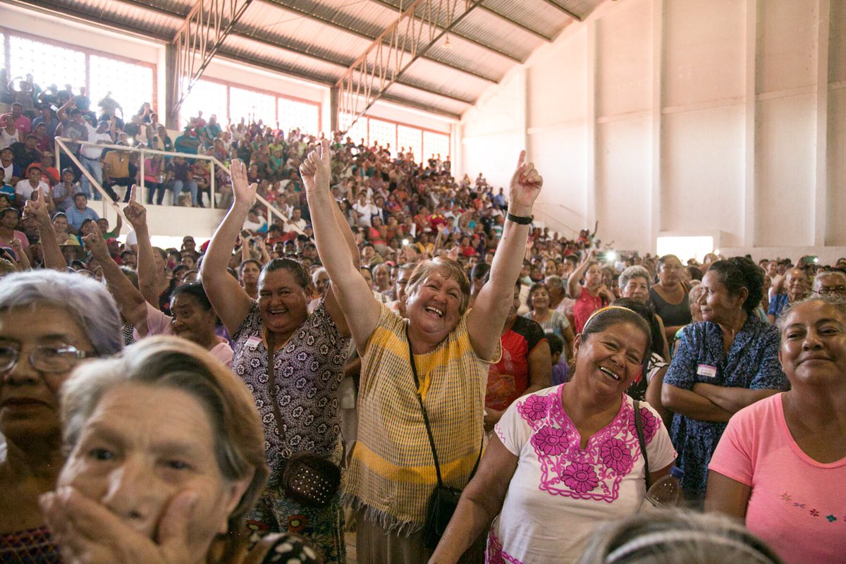 VelascoM_'s tweet photo. La fuerza de la #reconstrucción en la Costa de #Chiapas son las mujeres, por eso las apoyamos directamente, ¡SIN INTERMEDIARIOS! https://t.co/vpaKZeeSVF