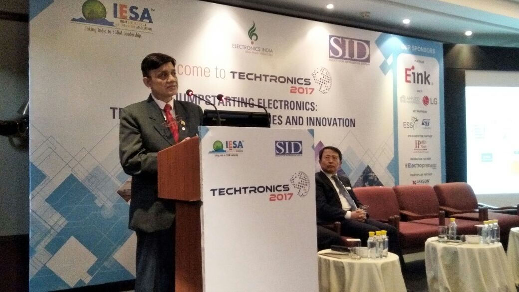iesaonline's tweet photo. #TechTronics2017 We welcome you to the first edition of #TechTronics a summit to address the display fab industry. The conclave has sessions on Mobile phone ecosystem, Display technology, market trends & Indian industry; IoT Security. Also Master class session on SPV! @xlAshwini https://t.co/U0BQCzbIpb