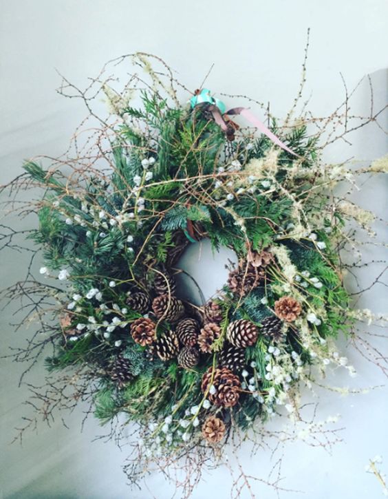 RachelEvaAQT's tweet photo. New Christmas wreaths at https://t.co/pN0aCHqFvT #prettycrafts #easyandfun https://t.co/UeBoKSawPN