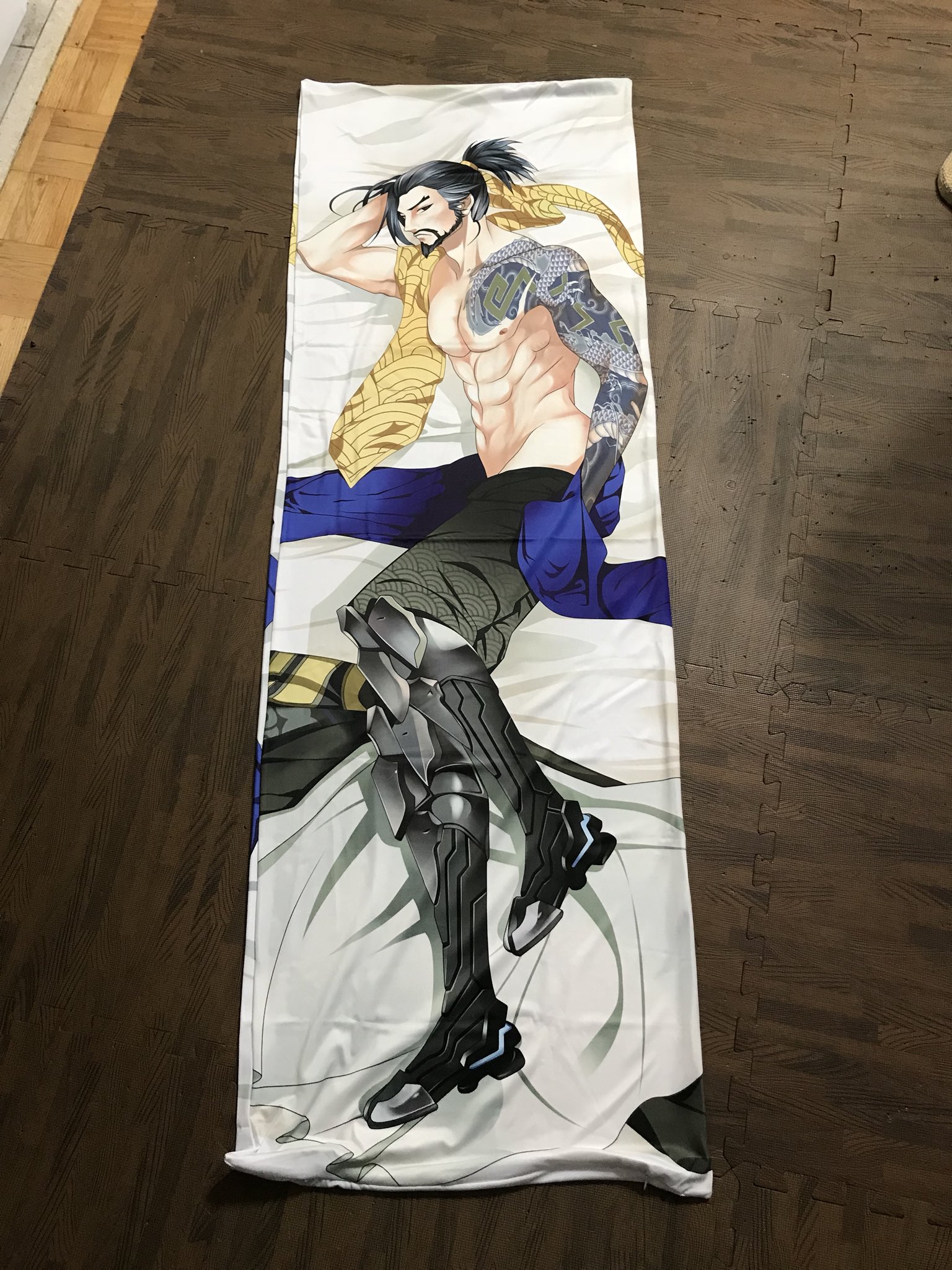 Hanzo body pillow hotsell