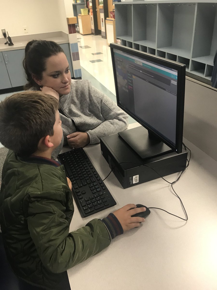 ElliottFISD's tweet image. Family Coding Night is a great success! #elliottlearners #familycodingnight