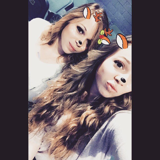 KatelynAmmon's tweet photo. When you’re the best twin ever and get your sister tickets to #JingleBash to see TS for her “Taylor Swift birthday” #22 https://t.co/OFUsonXVy2