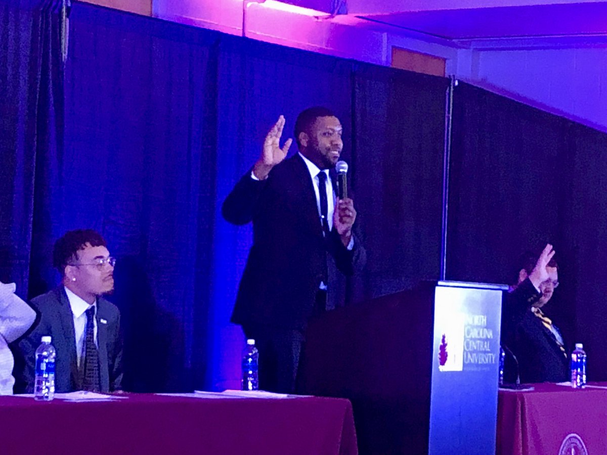 leonardo_nc's tweet photo. Congratulations to the @NCCU Fall 2017 Class of Eagles. Thank you for inviting me as your New Alumni Pinning Ceremony Keynote Speaker. Remember to REACH. If you have a degree, you have what you need to achieve. #REACHForward @PHASEIIIGroup @NCCU @_MrPresidential https://t.co/2GoIic7eMH