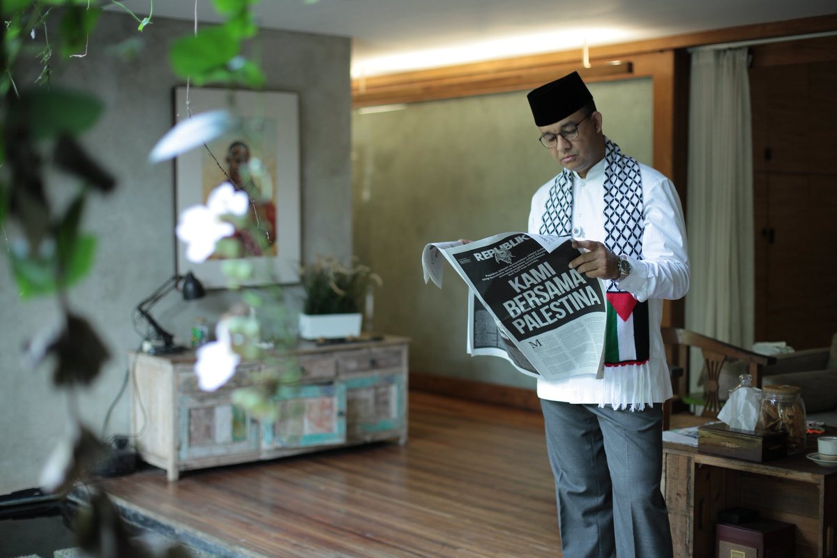 aniesbaswedan's tweet photo. Dunia terkejut oleh langkah Pres. Trump akui Yerusalem sbg ibukota Israel. Kita dukung pernyataan tegas Presiden @jokowi yg mengecam langkah tsb. Masalah Palestina adlh masalah kemanusiaan. Doa &amp; dukungan kita bg perjuangan &amp; kemerdekaan rakyat Palestina!

https://t.co/WKCSSibJnh https://t.co/o7o9RTknAc