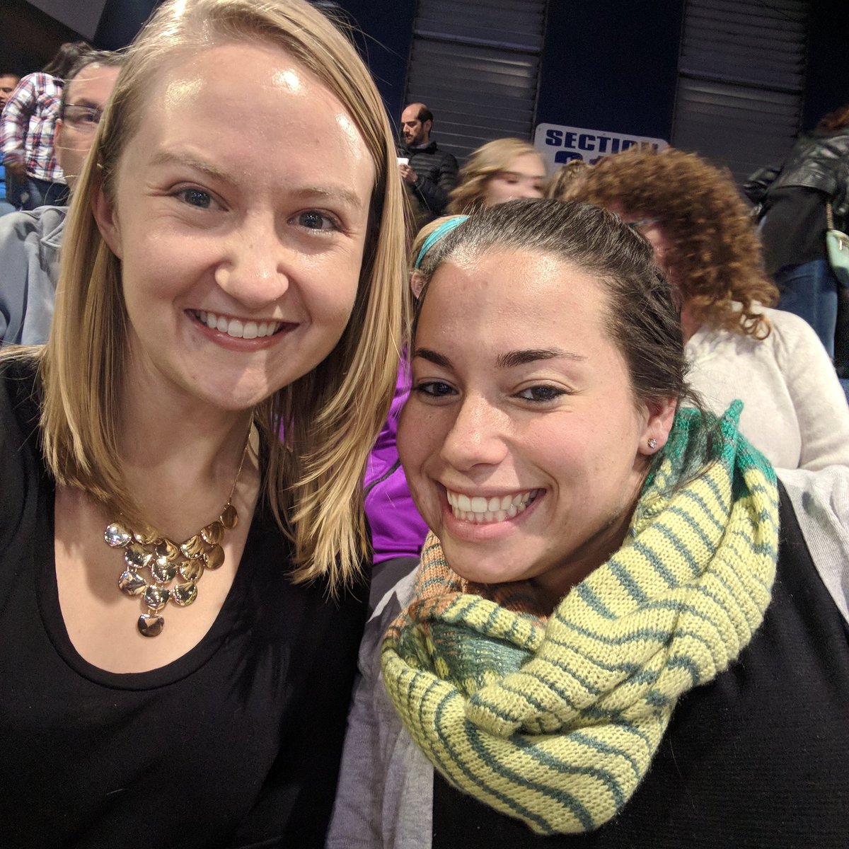 shirlicht5's tweet photo. Ready for #JingleBash! #taylorswift #concert #logic #1800 #backstreetboys #donewithfinals #partyyyy https://t.co/M5DiDmEFaq