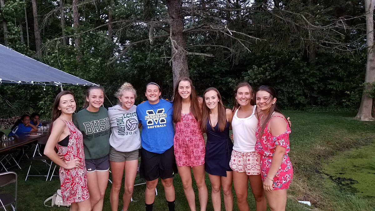 laurenbushhh's tweet photo. happy bday @AnnikaBehrend miss n love you like crazy💜🌼💋💓🌸💛 #tsi #squach&amp;shrub https://t.co/EKn1jv65d4