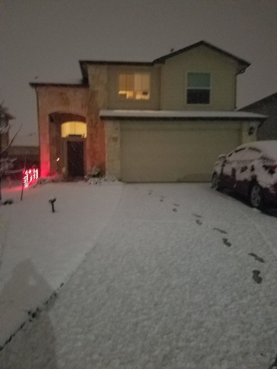 awkwhit's tweet photo. It was 90° a few days ago. I'm ecstatic. #snow texas #AustinTX #snowinaustin https://t.co/DwykQcJ2bS
