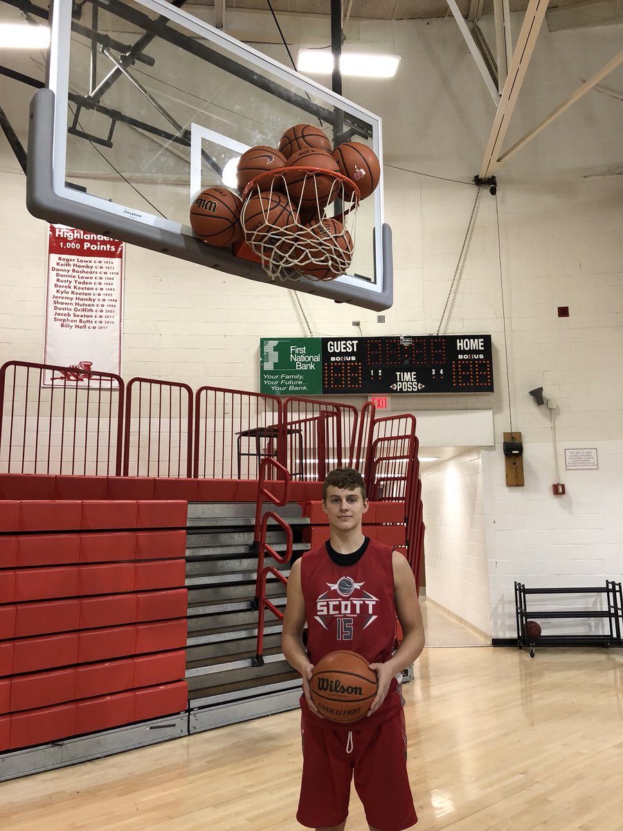 coachjeffersj's tweet image. @Mason_Tucker15 putting a whole new meaning to the 🏀 term “filling it up” #All4Scott #GoScottGo