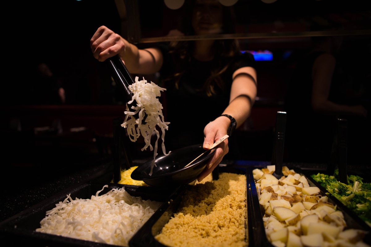 flattopgrill's tweet photo. Rice stick noodles.Get you some. 😀😀 #FTGFresh #FTGMe #noodles #chicago https://t.co/bxceRAuHXT