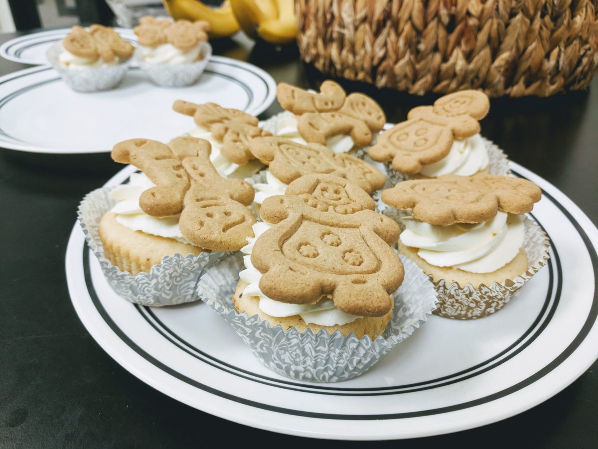 HardsuitLabs's tweet photo. Holiday and birthday cheer here at the office with eggnog-gingerbread cupcakes. https://t.co/NDZsOJTzVG