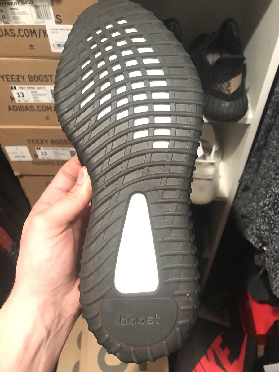 BoyWonderBread6's tweet photo. Size 12.5 Yeezy Bred V2
VNDS..9.9/10 condition.. insoles have never been worn. Asking $900 https://t.co/ew8gD33gKP