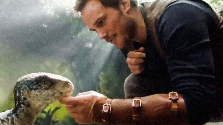THR's tweet photo. .@JurassicWorld: #FallenKingdom trailer brings on the dinos https://t.co/5EMmDMhxZ6 https://t.co/T99UuJgyWE