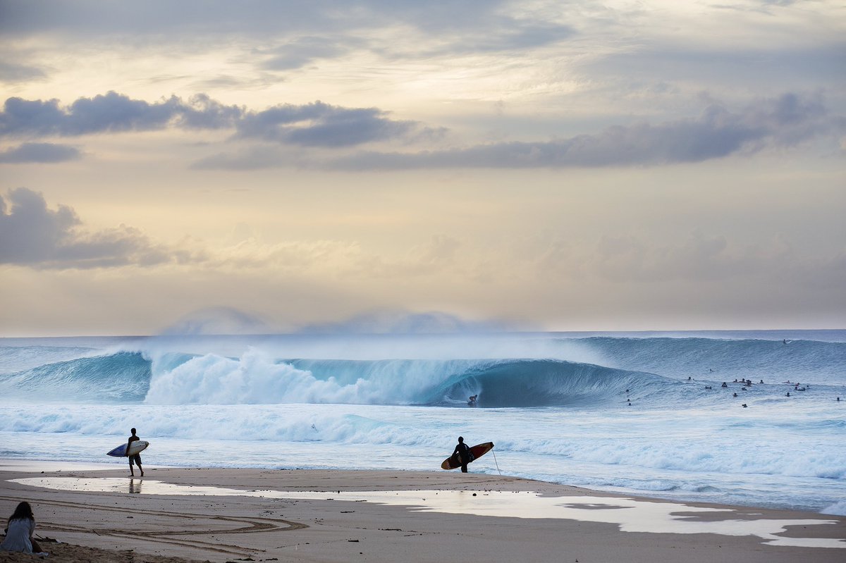 Picture perfect. Photo by <a href="/kirstinscholtz/">Kirstin Scholtz</a> #BillabongPipeMasters | Dec 8 - 20