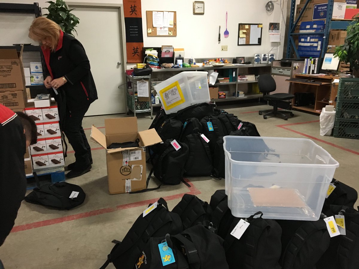 TolkoIndustries's tweet photo. Today we put our VP, Forestry and Environment, Bob Fleet, to work packing knapsacks at the Starfish Program here in Vernon. What a great effort by everyone involved in this program. We're proud to be a sponsor. #Tolkogivesback #goodjobBob https://t.co/ztX0pCeYm4