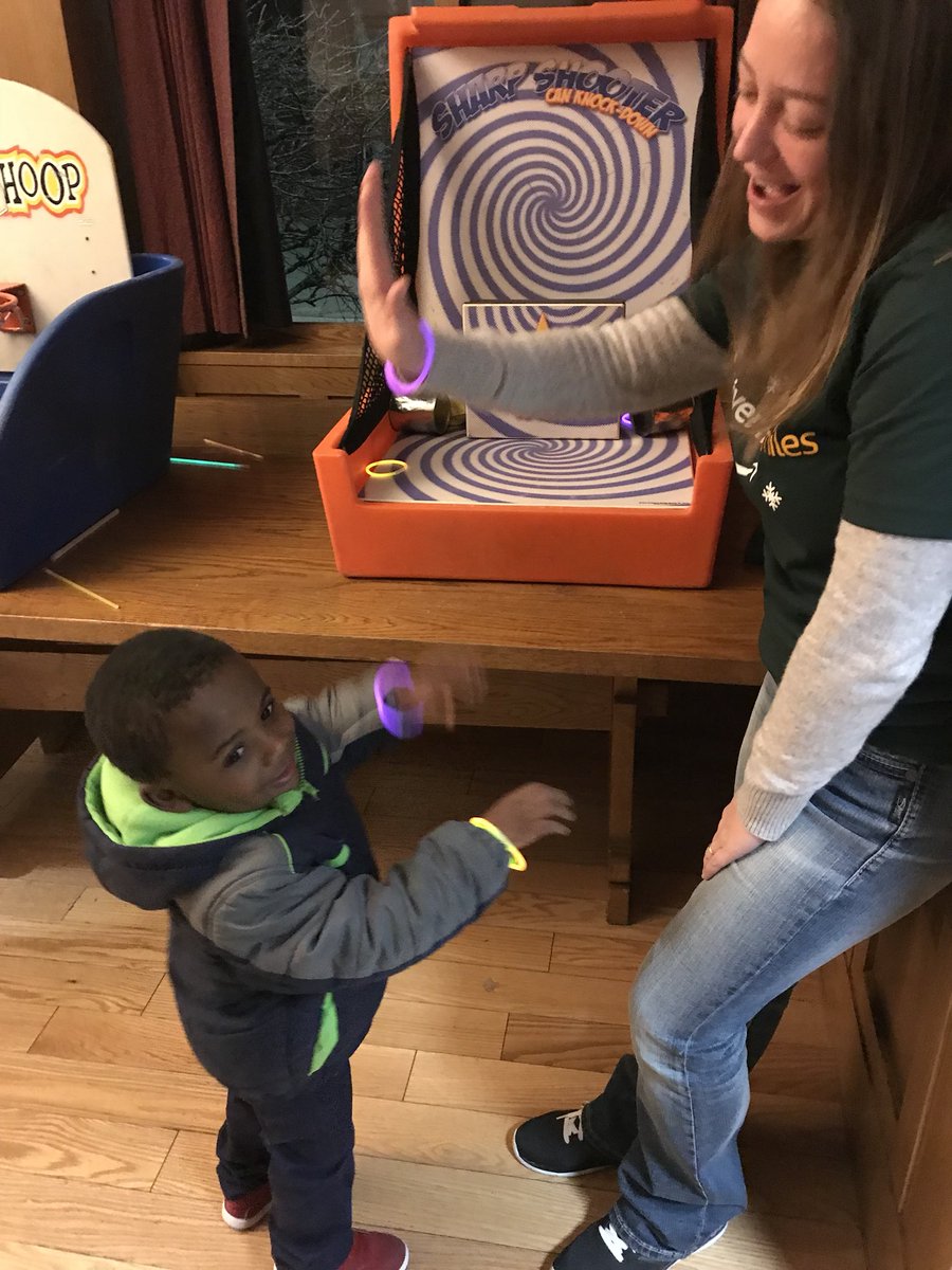 amazonnews's tweet photo. Smiles and high fives all around as the @TreasureTruck arrives with gifts at @St_MarysCenter in #Boston!
#DeliveringSmiles #StMarysCenter https://t.co/DUAiSc69Oi