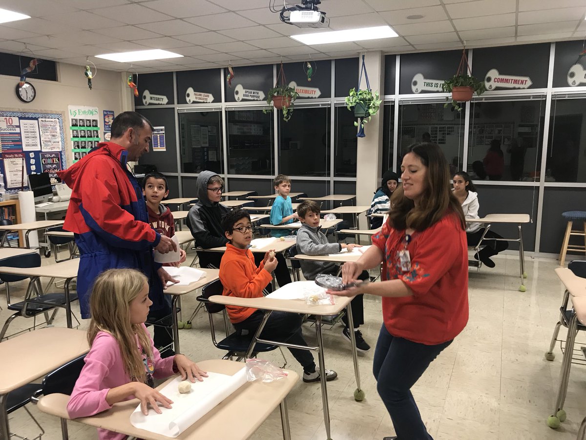 jogabby's tweet photo. A Snowy #AHCultureNight! @AHISD https://t.co/VQIjh5pnzu