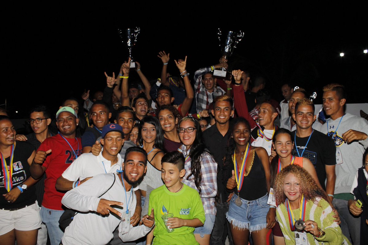 juvineu2017's tweet photo. La @UPTLara hace historia  y se posiciona Sub Campeón  de los @juvineu2017 #JuvineuUptaeb2017 @Mppeuct @hugbelpsuv @MinJuventdyDep @michellyvivas @FUNDELA_LARA @gestionperfecta https://t.co/2Vho4WWQXX
