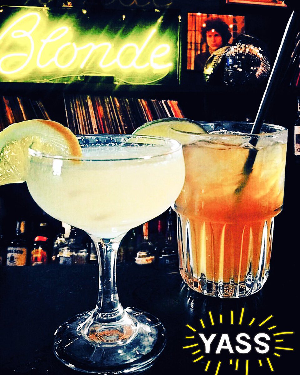 #HappyHour @blondebarsd runs til 9pm #tonight! Get $2 #beer + 1/2 off all #cocktails + watch #livemusic sets from #SanDiego's best #local bands. Hit up @luchalibretaco next door for #tacos or a #burrito before you call it a night. #Cheers!♥️🍺🍹🌮 #thirstythursday #drink #eat