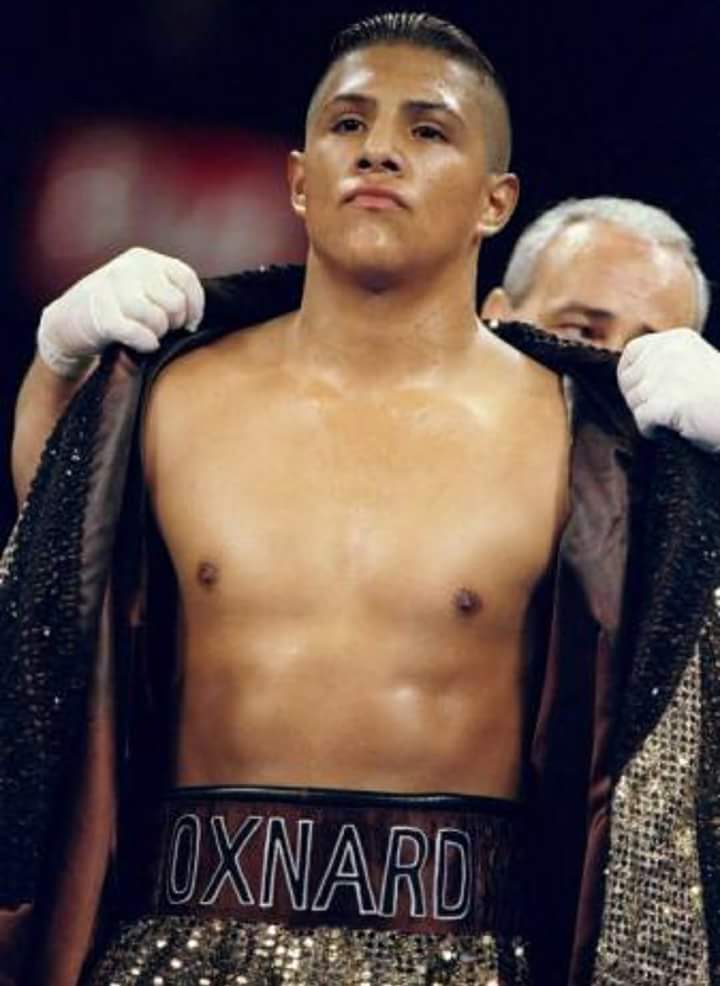 Happy birthday to \"El Feroz\" Fernando Vargas!             
