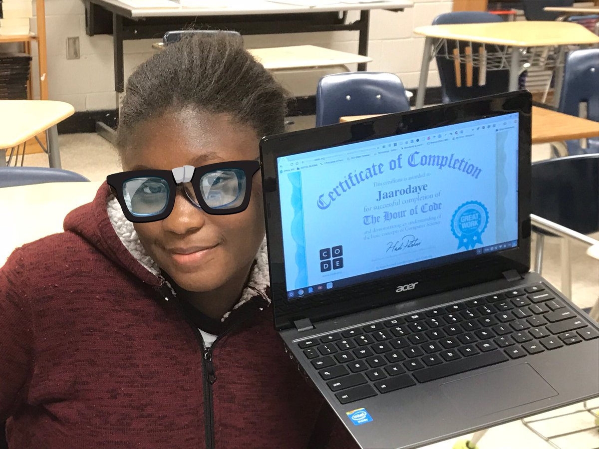 Mister_Kelly's tweet photo. Coding Activities with @GoogleForEdu @scratch for #HourOfCode2017 at #CrossHighSchool during their #steam Parent Night #BCSDcodes https://t.co/sPUW8YEP4Z