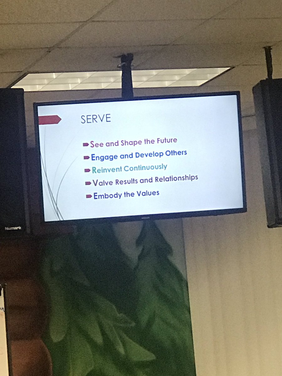 KimWimbish's tweet photo. #TheMount #BusinessHuddle @TheMountBishop @eldervkbrown call them the #jeweldroppers tonites speaker JP Perry #churcheissupposetochangelives this is how we end the 4th quarter #OATM https://t.co/v0Zj8UcBSN