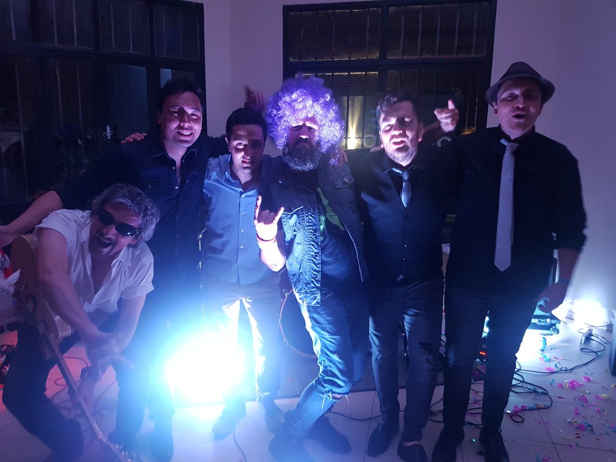 gabykotliar's tweet photo. La banda oficial de @Globallogic_LA #GLrocks https://t.co/eYDB8x9Xmb