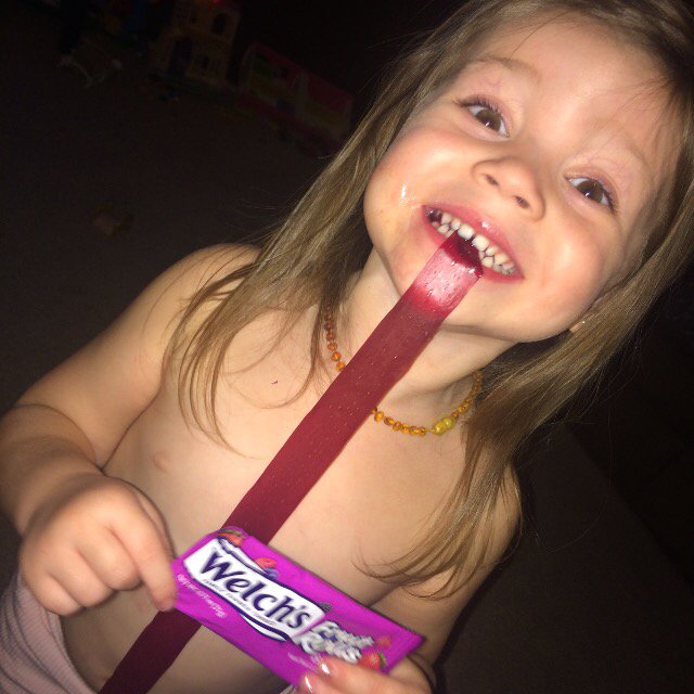 j_trayy's tweet photo. @Influenster, @WelchsFruitSnck, #WelchsFruitRolls, #UnrollTheFun #complimentary, and brand hashtags in your caption! https://t.co/GK5V3zHQlR