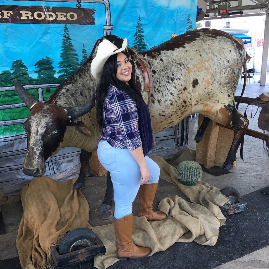 AuroraEventTeam's tweet photo. #cowgirl #NFR #happyeventing https://t.co/vCQEmJz2aV