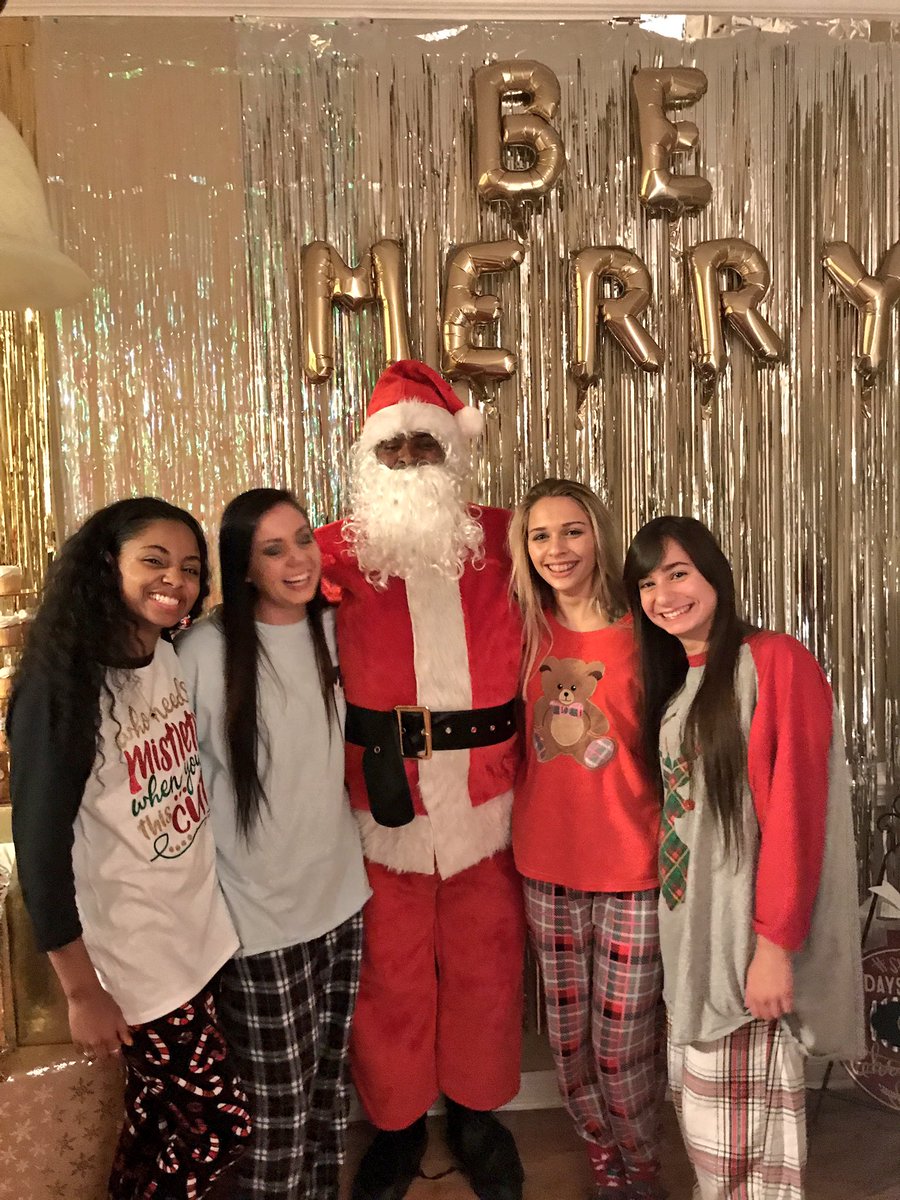 SpannCynthia22's tweet photo. Creating Memories!! Our Last Ride♥️ #Seniors #HerDaddyWasSanta #CheerParty https://t.co/gf2oVS5HdB