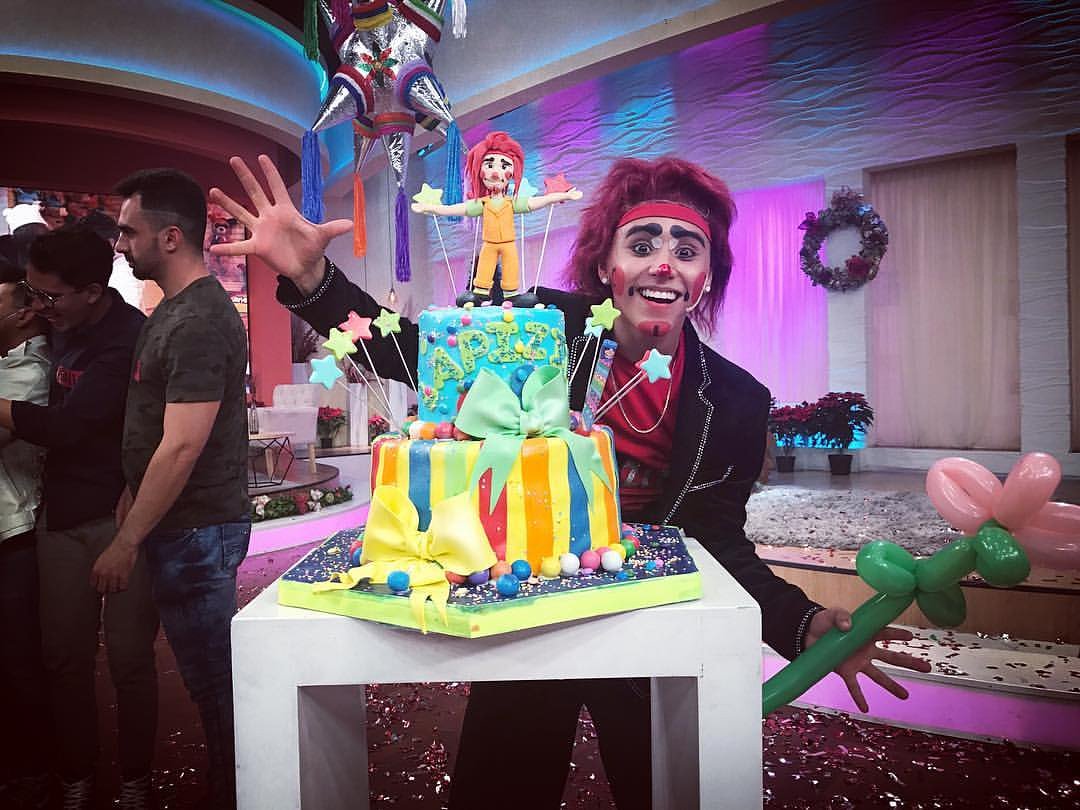 DebanhiReyna3's tweet photo. Feliz Cumple mi niño abrazo fuerte bebe sabes que te amo muchísimo❤ @lapizito123 😍🎂🎉

#XVIIIAñoslapizito https://t.co/S1G4cRlYWr