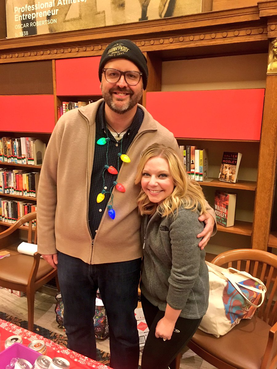edge_of_indy's tweet photo. Our @YellowBrittany (& @TySparkman) had a blast visiting previous guests at tonight's @YelpIndy #TotallyBazaar. If you'd like to be featured on the show, connect with her! Also, drink @DrinkGP. https://t.co/CZEDbKXoeD