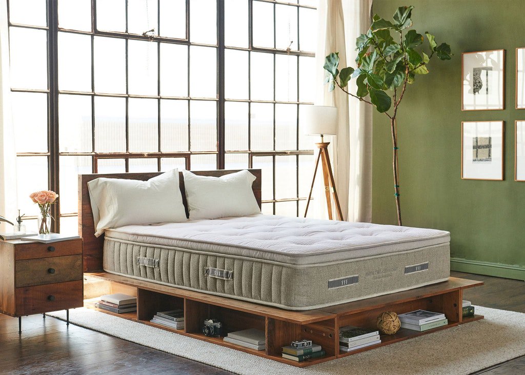 sleepopolis's tweet photo. Day 8 of the Sleepopolis #ChristmasGiveaway Spectacular brings us an all-natural mattress from @BrentwoodHomeLA! https://t.co/NEsGgY9ret

The Brentwood Home Cedar mattress is an all-natural beauty made in Brentwood Home's California factory! #sponsored #giveaway https://t.co/oxt7O8AfLH