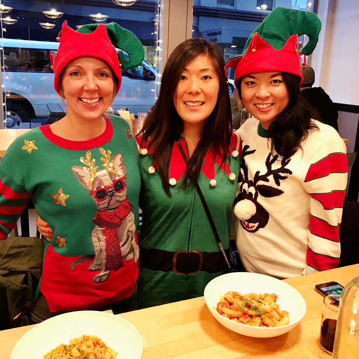 forktown's tweet image. A few of our guests getting into the holiday spirit at @grassapdx. Our tours make for a great outing with friends!

#holidays2017 #giftideas #giftcertificates

#pdx #pdxnow #inpdx #pdxeats #buylocal