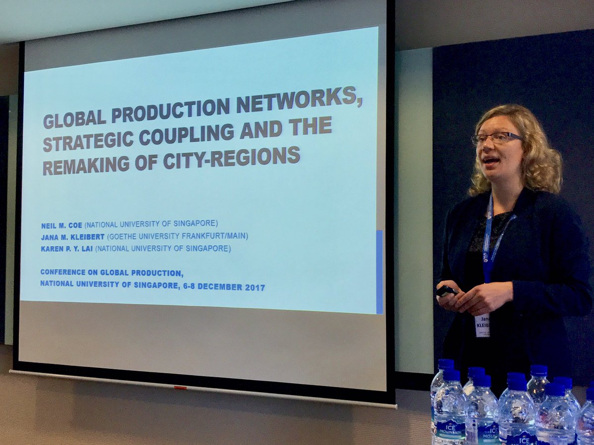 karenpylai's tweet photo. #CGP2017 Jana Kleibert presenting our co-authored paper (with Neil Coe) on how to reconceptualise network and place/territorial dimensions of GPNs, focusing on intra-urban processes https://t.co/wkxS9yvxzW