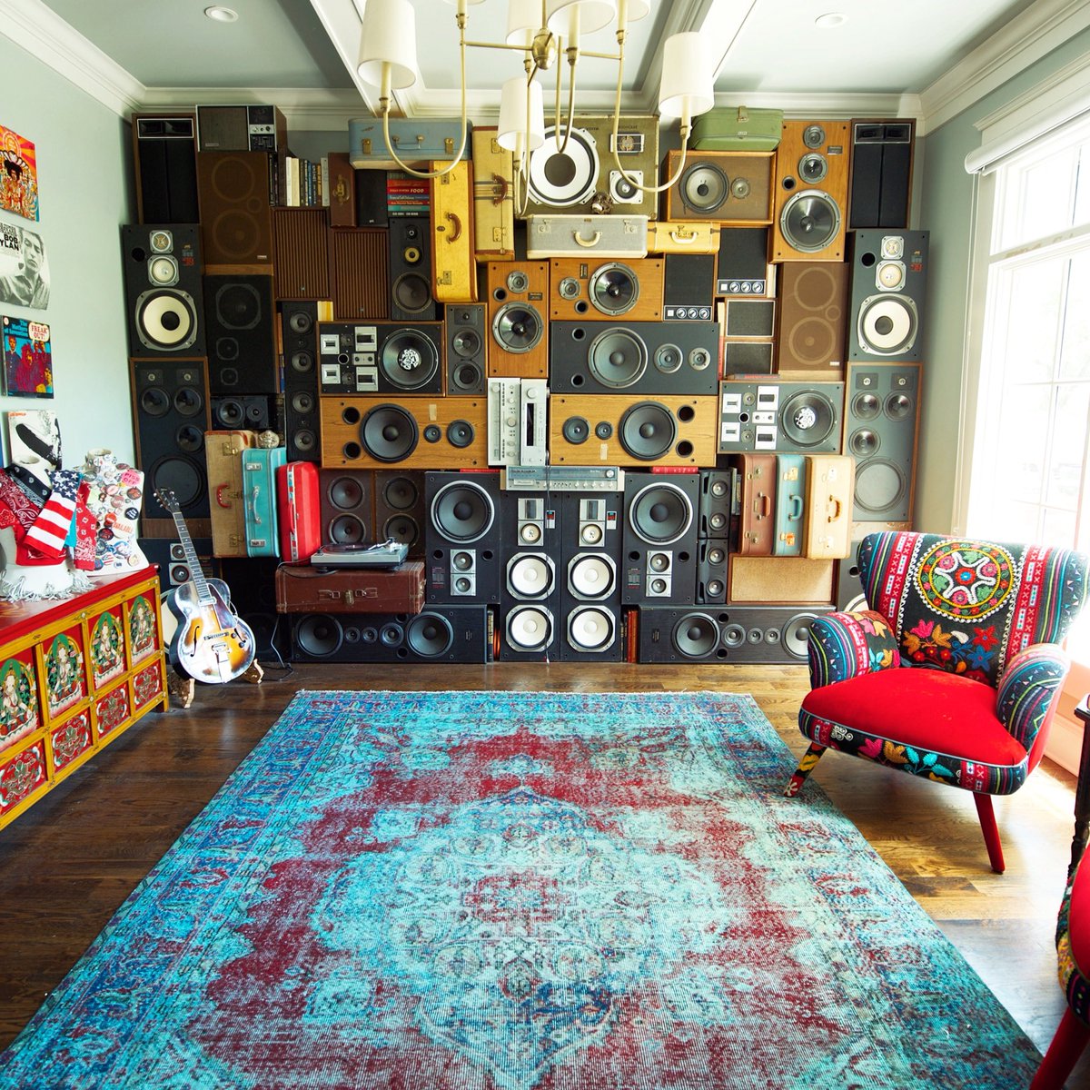 TheBoomCase's tweet image. The Nashville speaker wall we installed last year now fully decorated - #BoomCase #WallOfSound #SpeakerWall