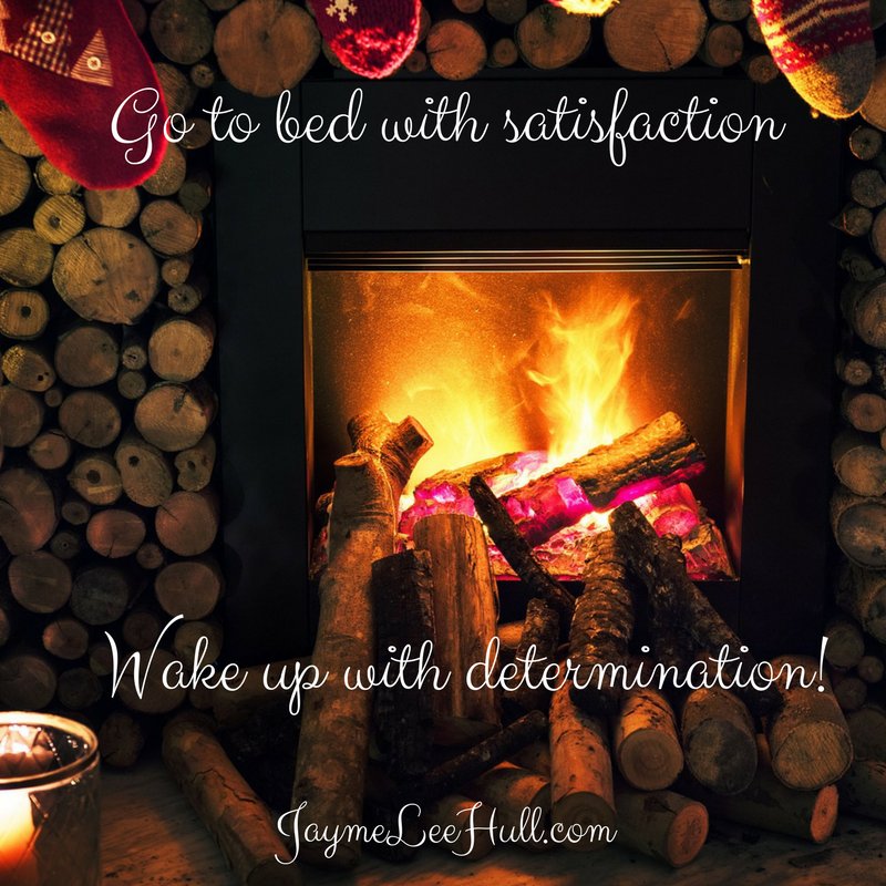 JaymeHull's tweet photo. Go to bed with satisfaction and wake up with determination! #Nighttime #Christmasnights #Satisfaction #Determonation #Christmas #night #Christmasfireplace   #Thursdaynight #December7th #bedtime https://t.co/Uv2ylL4prY