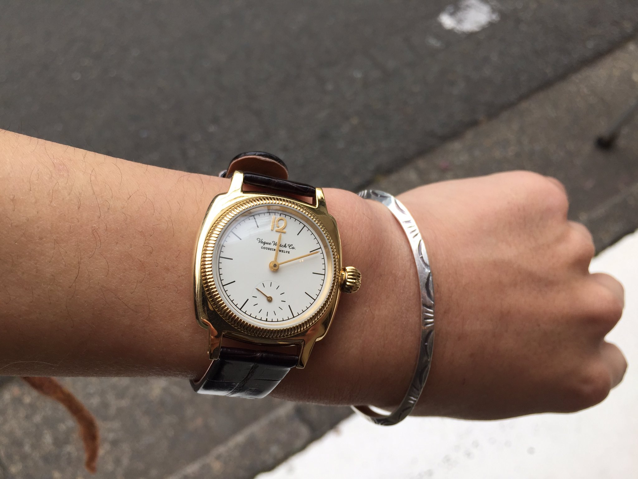 1ldk در توییتر Vague Watch Coussin Twelve 33 000 Tax 12のみ刻印されたクラシックなデザイン シルバーとゴールドの2色でレザーの種類も豊富に取り揃えております お好きな組み合わせをお選びください