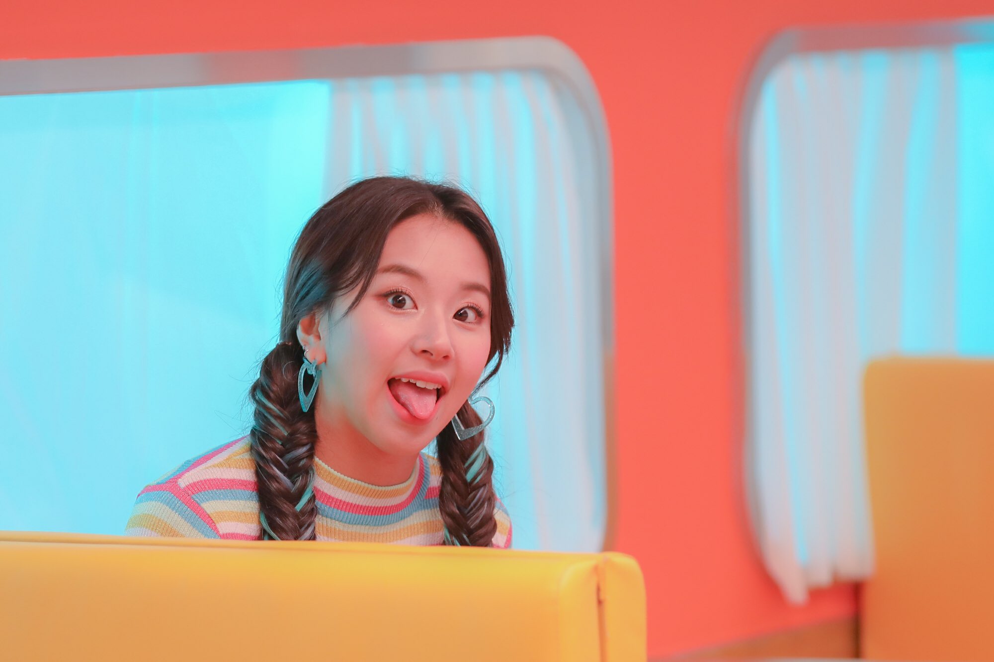 DQfm8M2VoAALERx.jpg:large