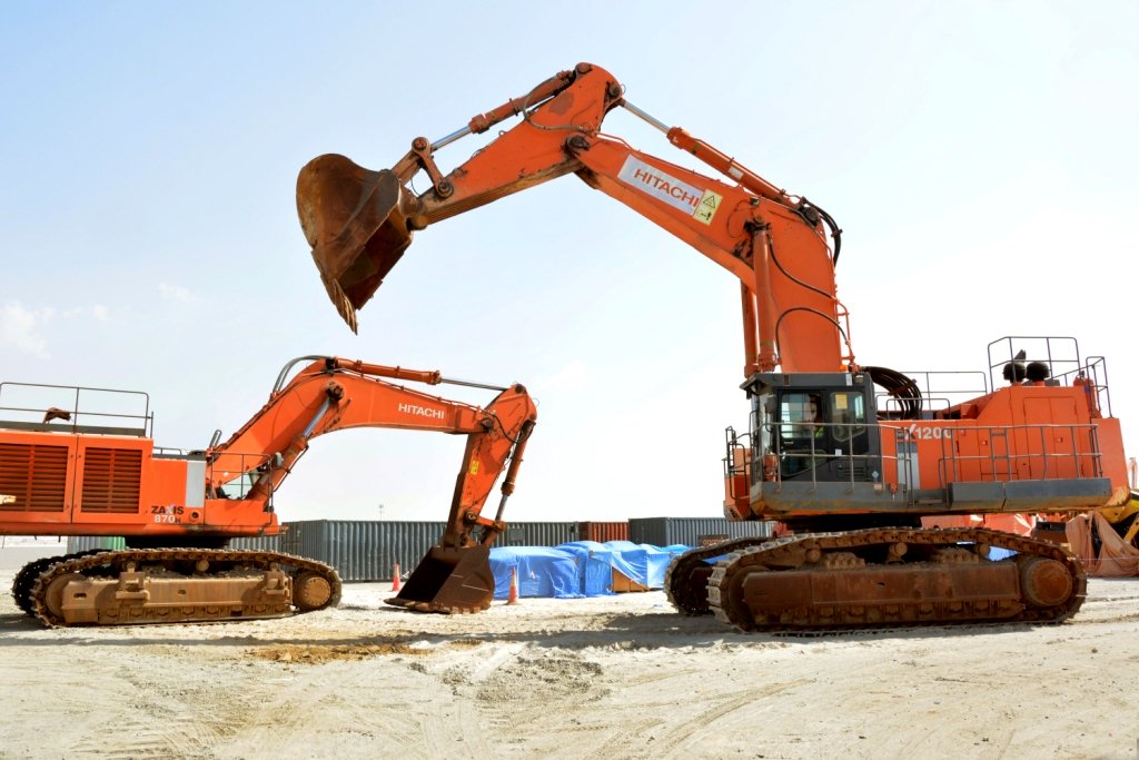 ExpertHE's tweet photo. Hitachi EX1200 and Hitachi ZX870
#Hitachi #EX1200 #ZX970 https://t.co/cMnT9dGZx2