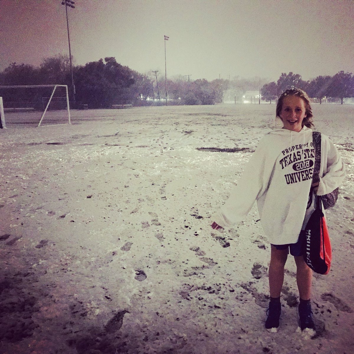 EmilyRobison's tweet image. When pigs fly = when there is snow in San Antonio 😳