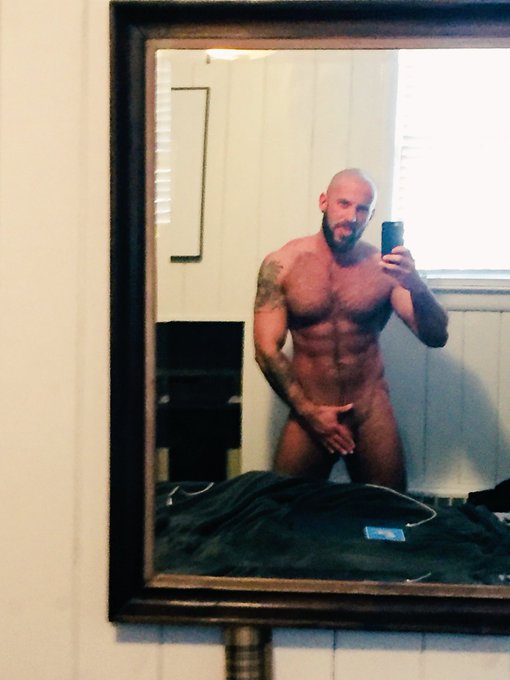 Newwwww Old shit https://t.co/XWJU84YGP5 https://t.co/DG4FjkcDCa